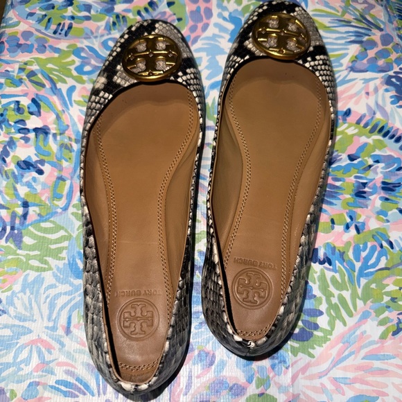 Tory Burch Chelsea Python Flats - Picture 5 of 10